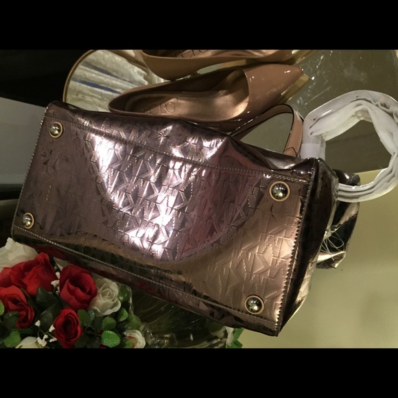 Micheal Kors Handbag (New) - Picture 5 of 5